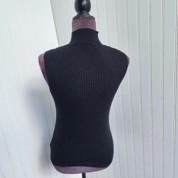 Madison Grey Black Stretch Ribbed Sleeveless Mock Neck Shirt Size M Rayon - Picture 7 of 9